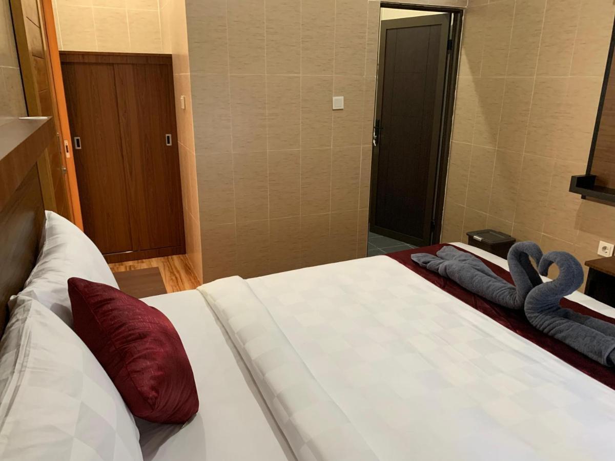 Tirtasuci House 호텔 꾸따 외부 사진