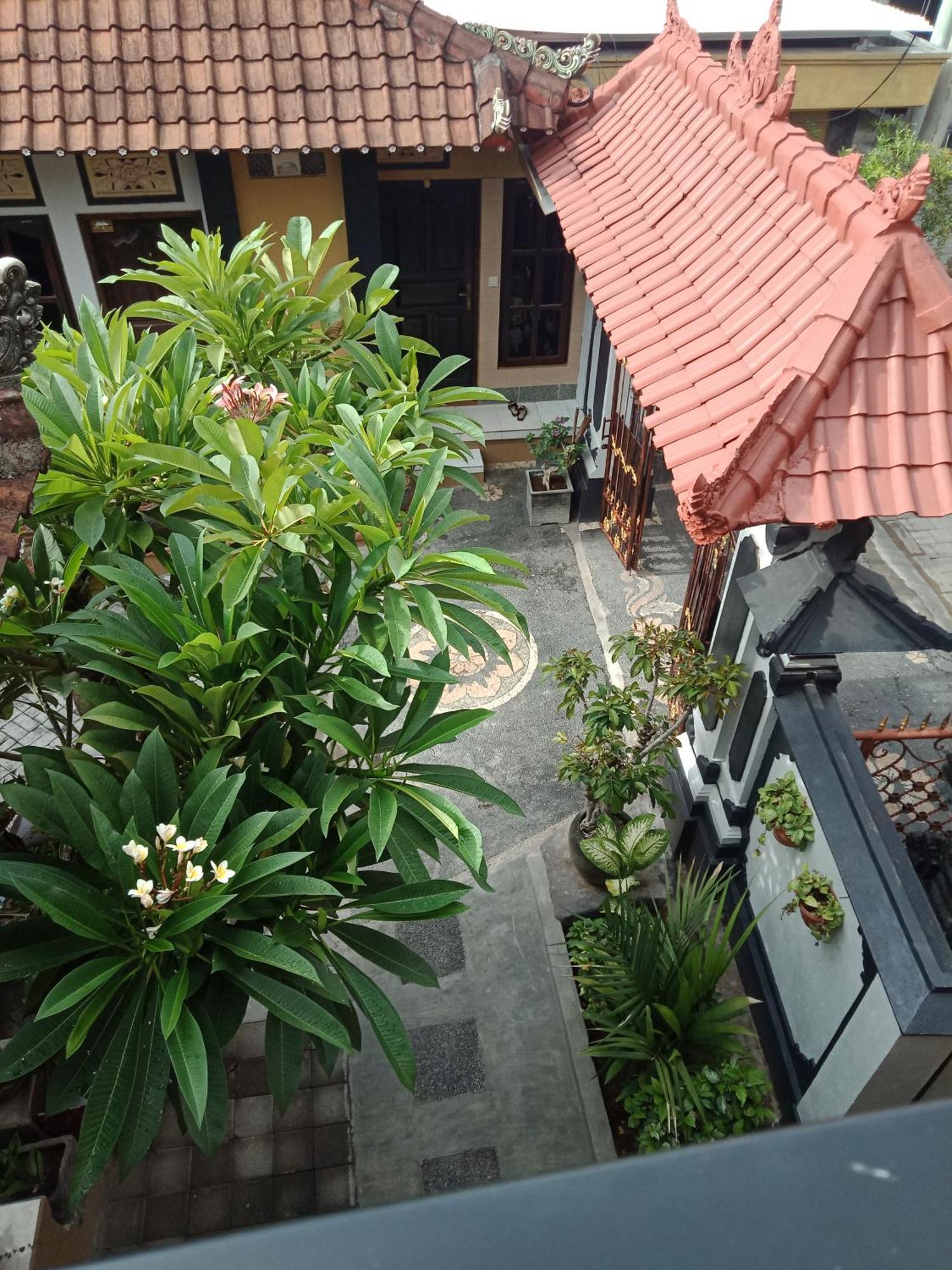Tirtasuci House 호텔 꾸따 외부 사진