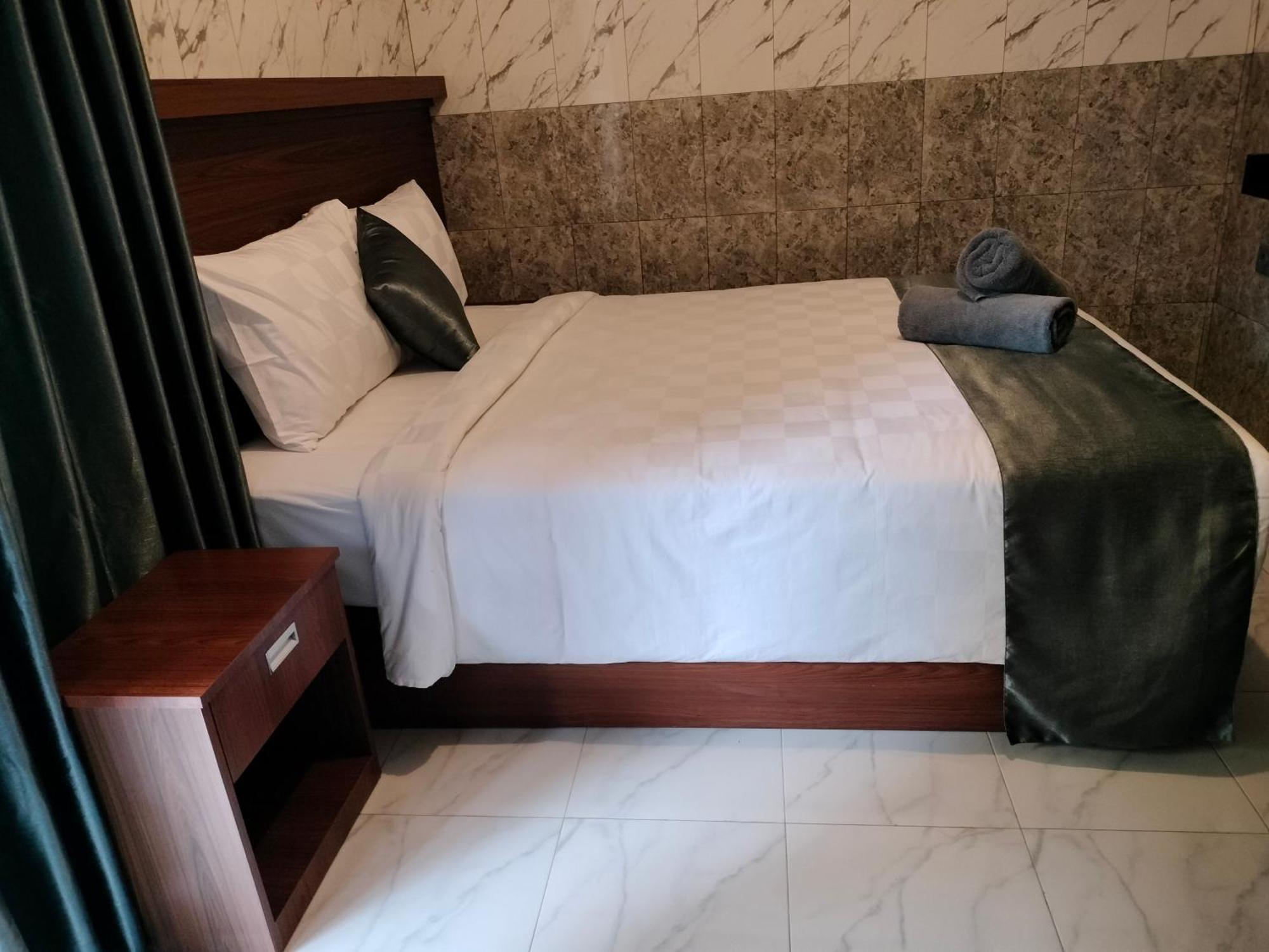 Tirtasuci House 호텔 꾸따 외부 사진