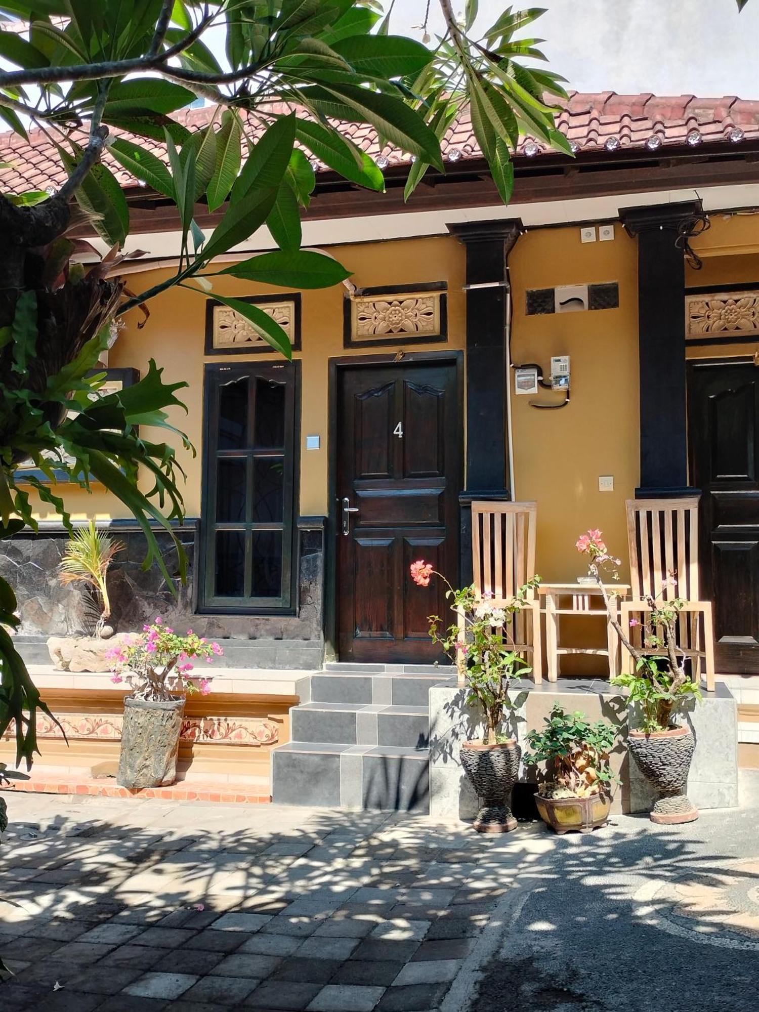 Tirtasuci House 호텔 꾸따 외부 사진